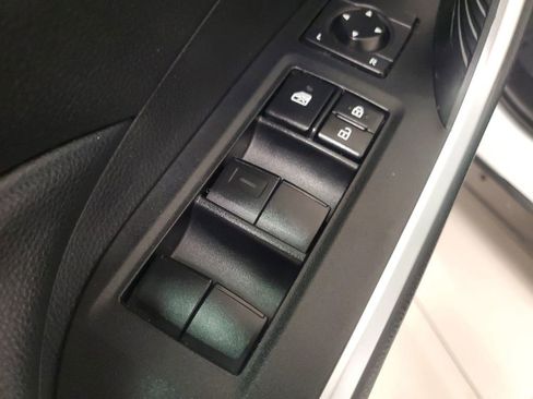 Used 2020 Toyota RAV4 XLE w/ Convenience Package image 19