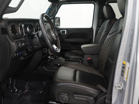 Used 2022 Jeep Wrangler Unlimited Sahara image 20