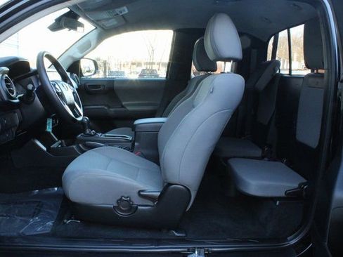 Used 2023 Toyota Tacoma SR w/ SR Convenience Package image 27