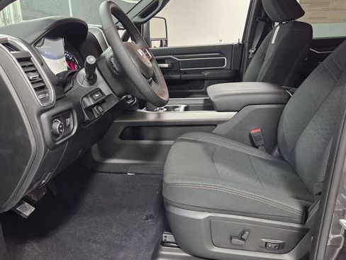 New 2026 RAM 2500 Big Horn AWD/4WD image 5