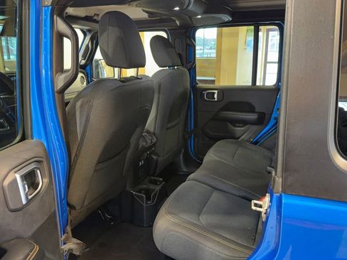 Used 2024 Jeep Wrangler Unlimited Sahara image 12