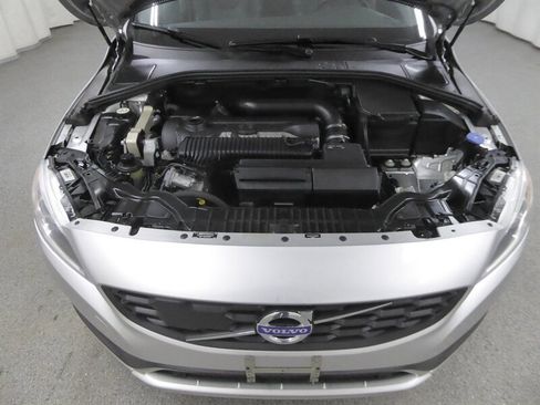 Used 2015 Volvo V60 T5 Cross Country w/ Convenience Package image 35