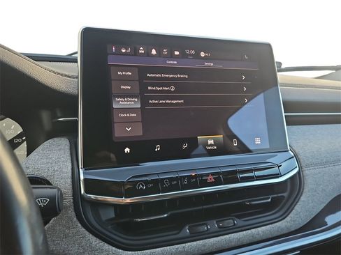 Used 2022 Jeep Compass Latitude image 12