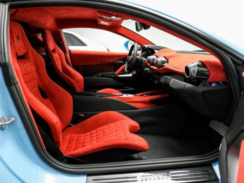Used 2023 Ferrari 812 Competizione RWD image 40
