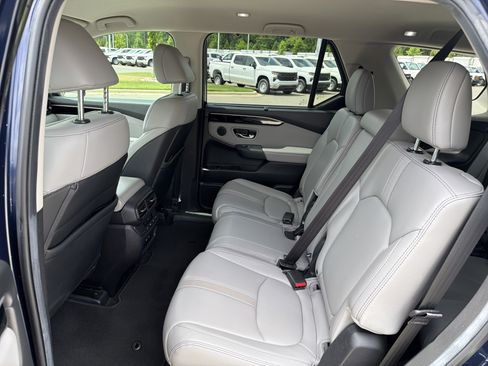 Used 2025 Honda Pilot EX-L image 29
