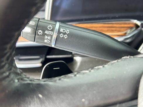 Used 2022 Cadillac Escalade ESV Premium Luxury image 30