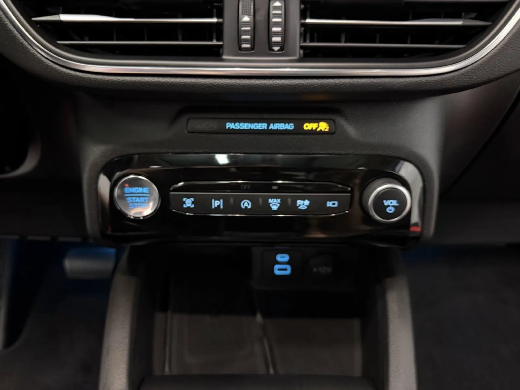 Used 2023 Ford Escape Platinum AWD/4WD image 35