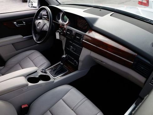 Used 2010 Mercedes-Benz GLK 350 2WD w/ Multimedia Pkg image 19