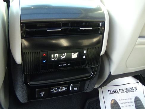 Certified 2024 Jeep Wagoneer 4WD w/ Premium Group I image 13