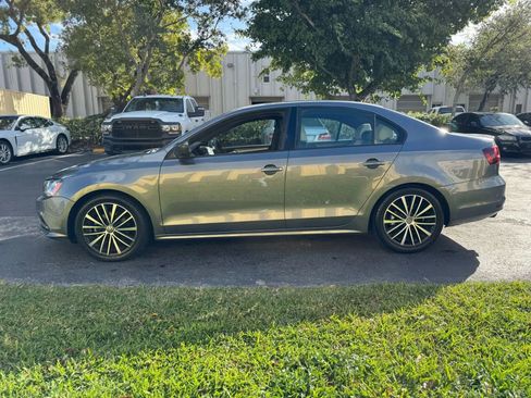 Used 2017 Volkswagen Jetta Sport FWD image 7