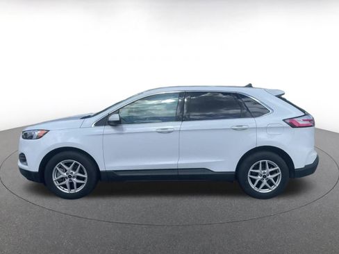 Used 2023 Ford Edge SEL image 9
