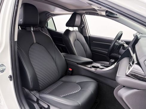 Used 2024 Toyota Camry SE w/ Audio Upgrade Package image 27