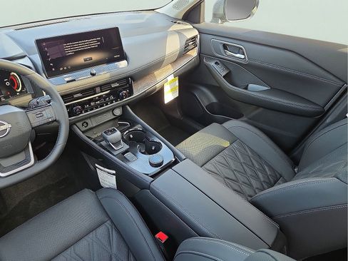 New 2026 Nissan Rogue Platinum w/ Platinum Premium Package image 12