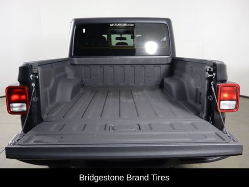 Used 2022 Jeep Gladiator Sport AWD/4WD image 17