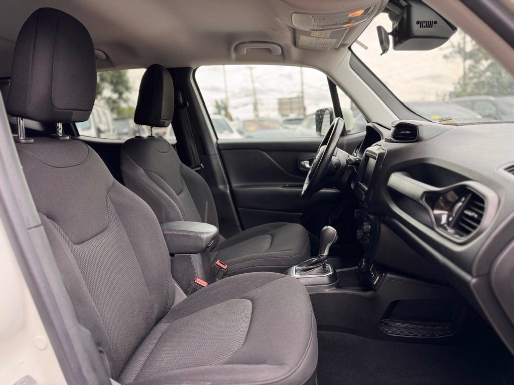 Used 2018 Jeep Renegade Altitude AWD/4WD image 26