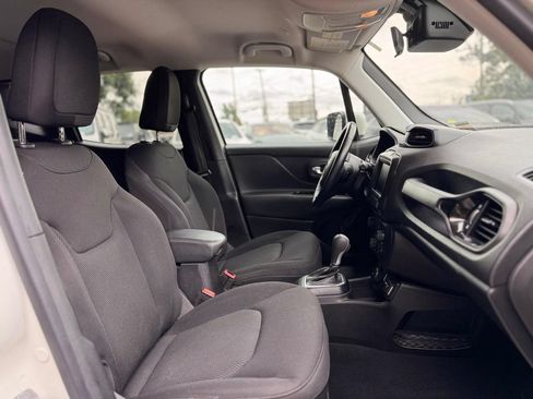 Used 2018 Jeep Renegade Altitude AWD/4WD image 26