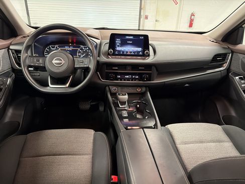Used 2023 Nissan Rogue SV FWD image 16