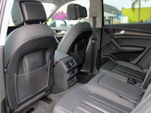 Used 2021 Audi Q5 Premium Plus w/ Premium Plus Package image 15