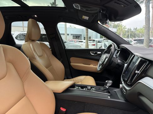 Used 2020 Volvo XC60 T5 Momentum w/ Protection Package Premier FWD image 38