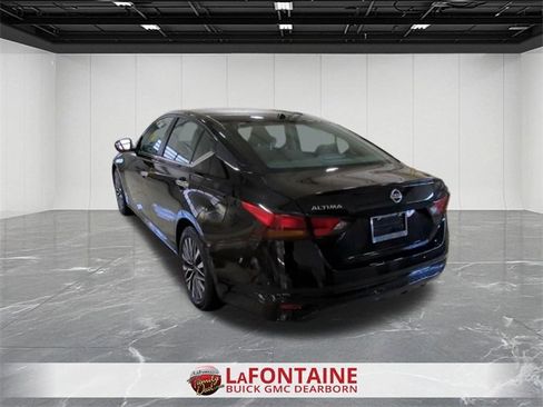 Used 2025 Nissan Altima 2.5 SV image 6