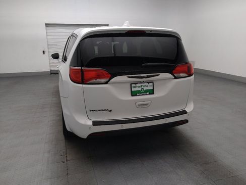 Used 2018 Chrysler Pacifica Touring Plus w/ S Appearance Package FWD image 6