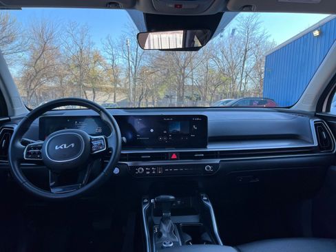 Used 2024 Kia Sorento S image 35