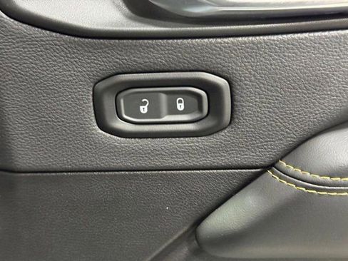 Used 2024 Jeep Wrangler Unlimited Sahara w/ Technology Group AWD/4WD image 23