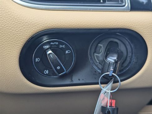 Used 2018 Porsche Macan image 22