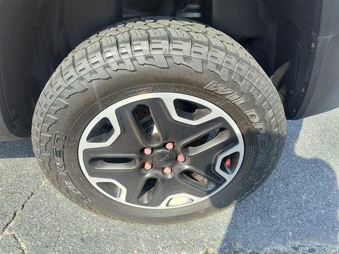 Used 2015 Jeep Renegade Trailhawk w/ Trailer Tow Group AWD/4WD image 10