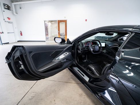 Used 2024 Chevrolet Corvette Stingray Coupe w/ 1LT image 39