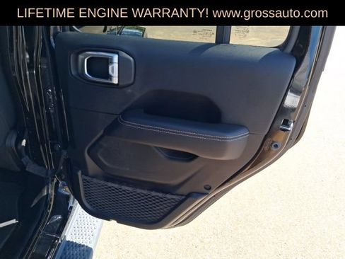Used 2019 Jeep Wrangler Unlimited Sahara w/ Uconnect 4C Nav & Sound Group AWD/4WD image 27