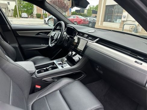 Used 2025 Jaguar F-PACE R-Dynamic S AWD/4WD image 9