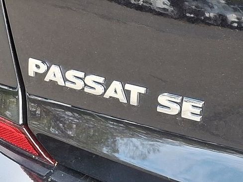 Used 2018 Volkswagen Passat 2.0T SE FWD image 31