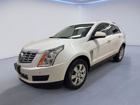 Used 2015 Cadillac SRX Luxury image 3