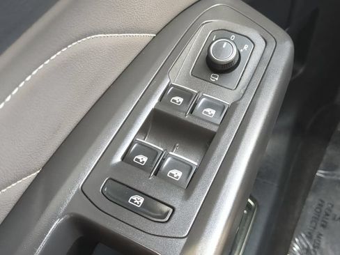 Used 2022 Volkswagen Atlas Cross Sport SEL Premium R-Line AWD/4WD image 19