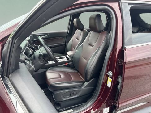 Used 2021 Ford Edge Titanium w/ Equipment Group 301A AWD/4WD image 24