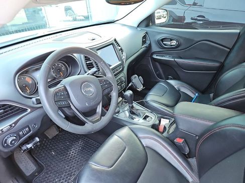 Used 2022 Jeep Cherokee Trailhawk w/ Sun, Sound & Nav Group AWD/4WD image 9