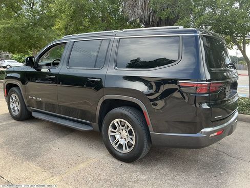 Used 2022 Jeep Wagoneer Series I AWD/4WD image 5