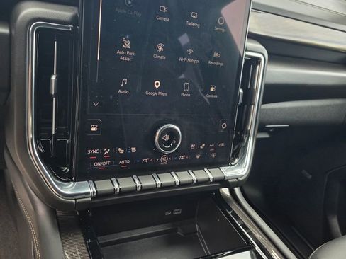 Used 2025 GMC Yukon XL Elevation w/ Technology Package AWD/4WD image 23