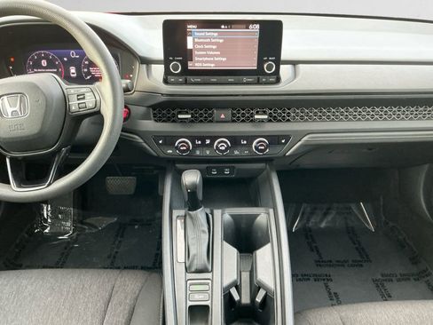Used 2023 Honda Accord EX image 11