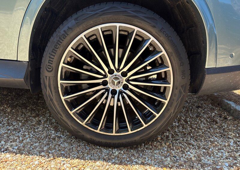 Used 2025 Mercedes-Benz GLC 300 image 21