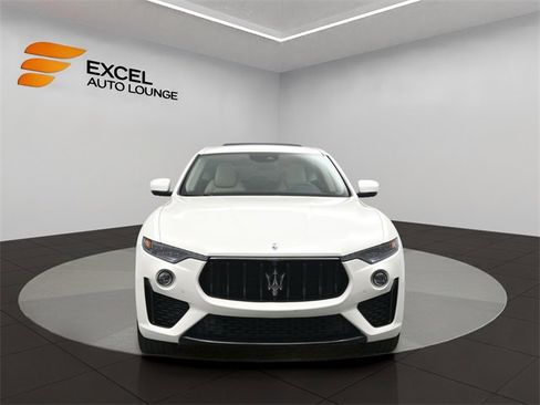 Used 2022 Maserati Levante Modena image 8