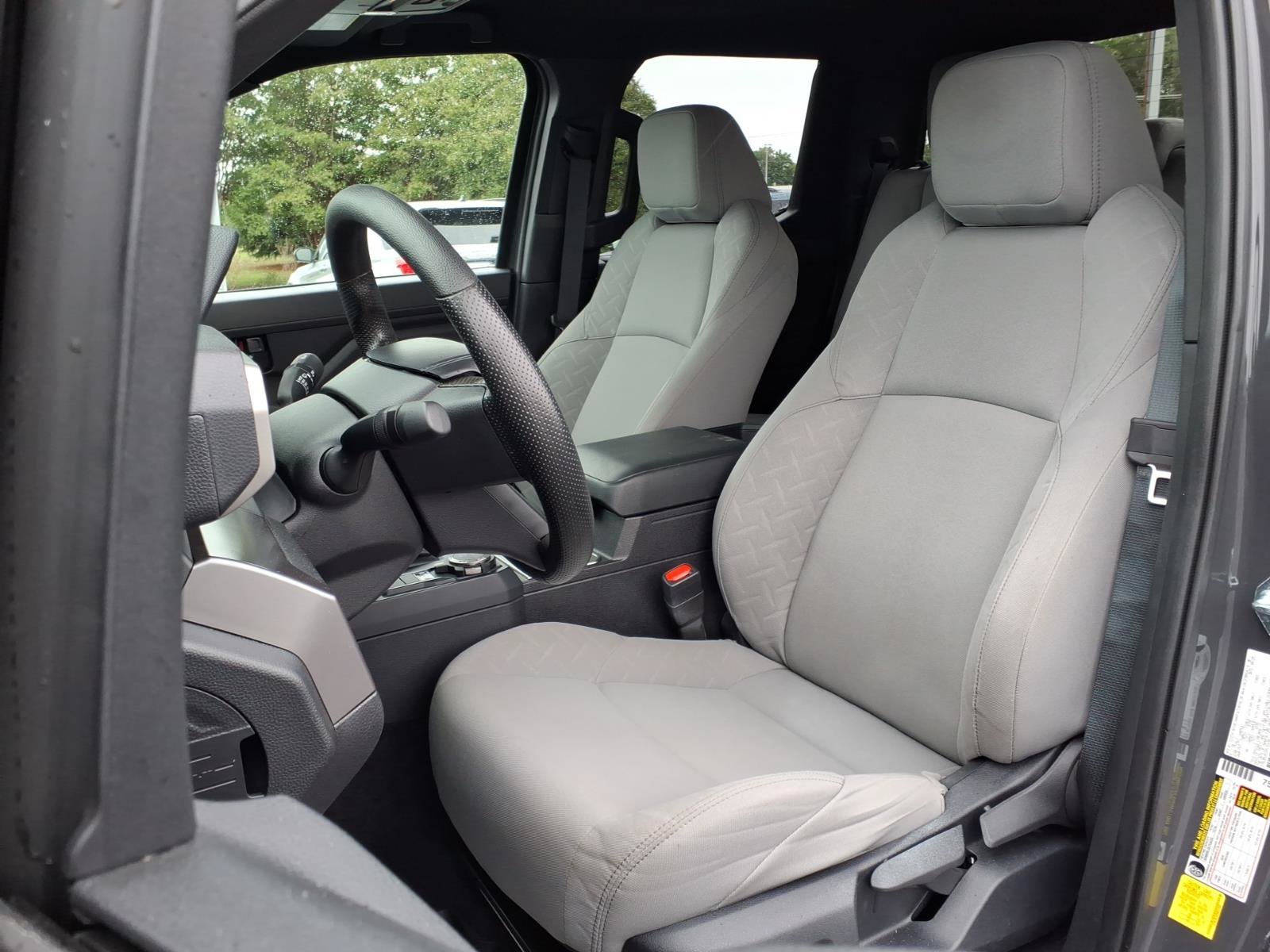 Used 2025 Toyota Tacoma SR5 AWD/4WD image 13