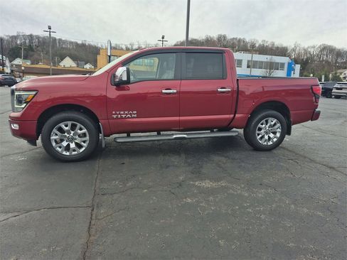 Used 2021 Nissan Titan SL w/ Moonroof Package image 12