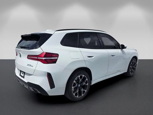 Used 2025 BMW X3 xDrive30i w/ M Sport Package AWD/4WD image 4