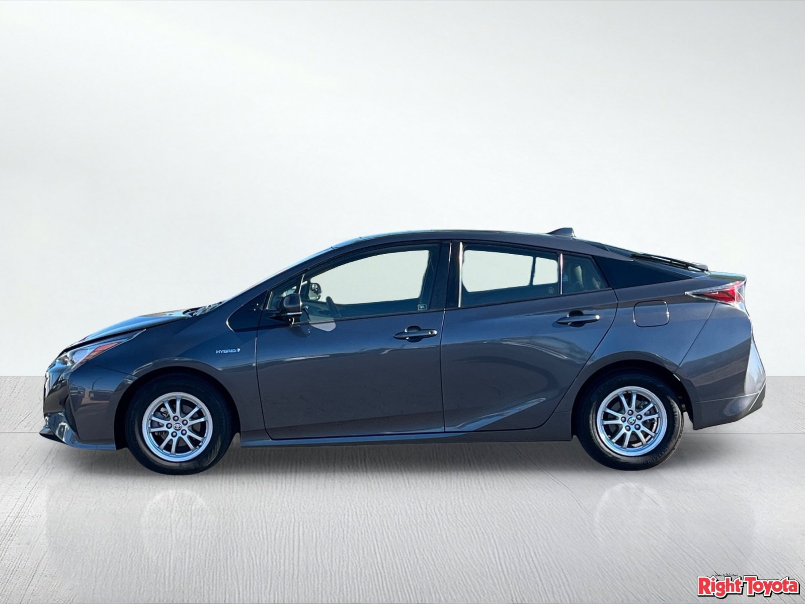 Certified 2016 Toyota Prius Three w/ Advanced Technology Package FWD image 4