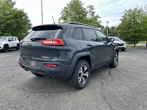 Used 2016 Jeep Cherokee Trailhawk w/ Comfort/Convenience Group AWD/4WD image 4