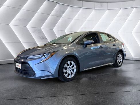 Used 2024 Toyota Corolla LE image 3