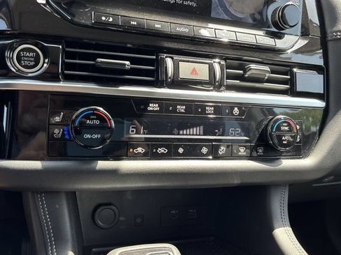 Used 2024 Nissan Pathfinder Platinum AWD/4WD image 39