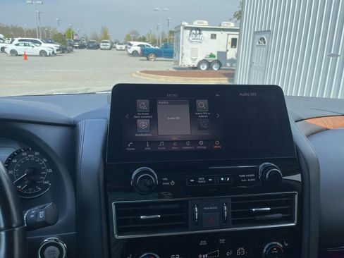 Used 2024 Nissan Armada SL w/ Captain's Chairs Package image 14